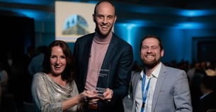 FamilyProEf onderscheiden met twee prestigieuze prijzen: Digital Society Award voor Gebruiksvriendelijkheid en Gouden Byte Award 2023