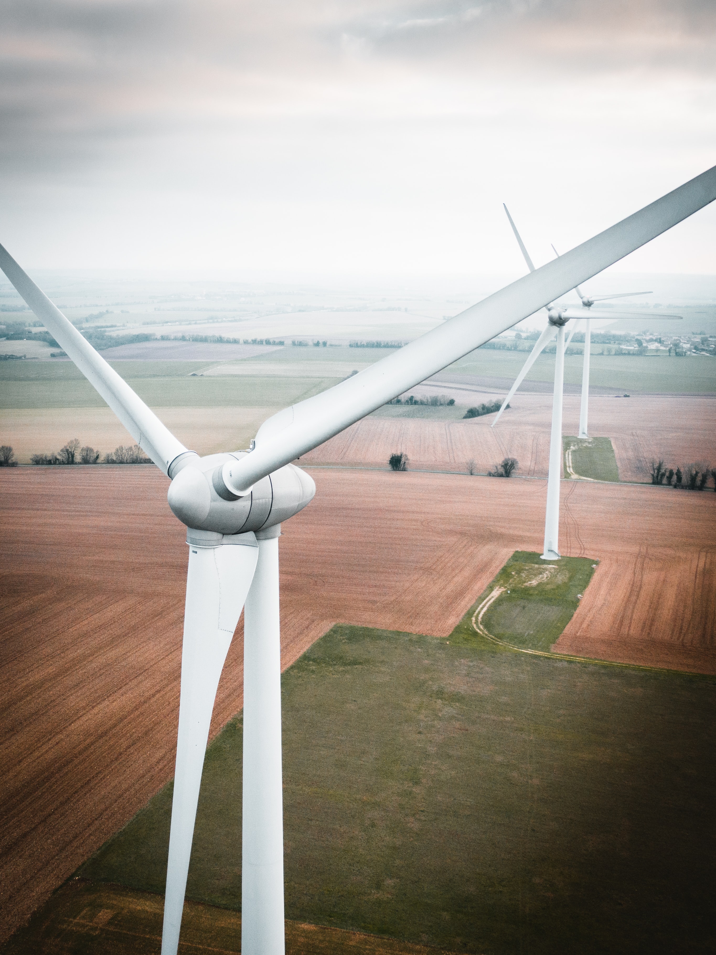gonz-ddl-wind-turbine-utilities-unsplash